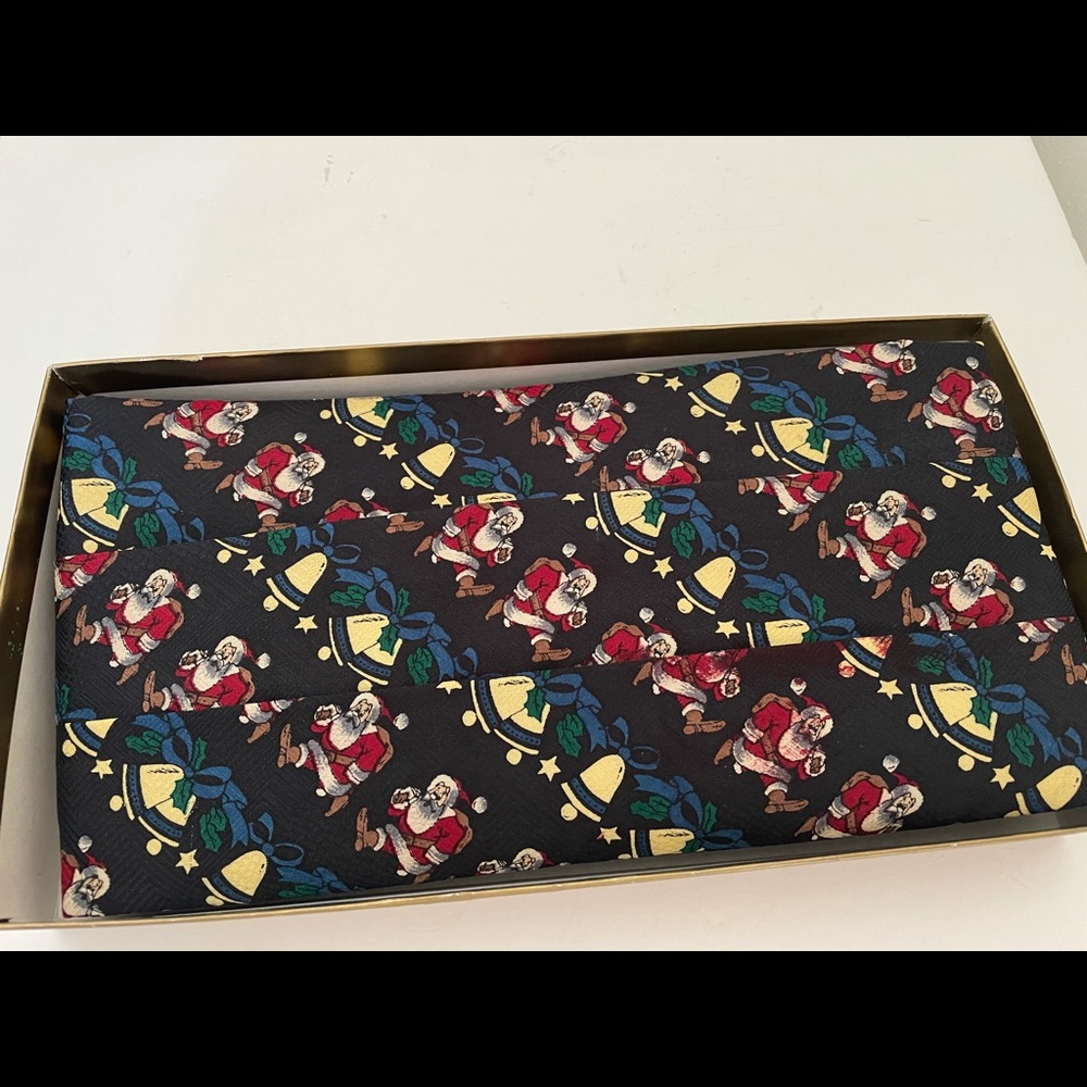 Santa Christmas Cummerbund Vintage up to 44 inches